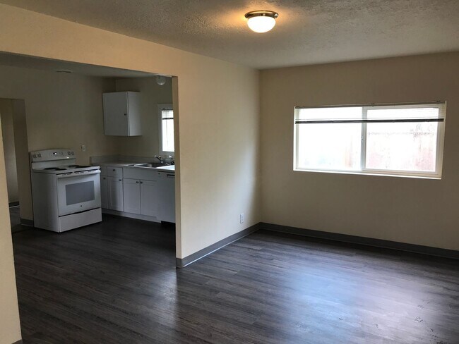 Foto del edificio - [HUD 1087] 2 Bedroom 2 Bathroom w/ Large Back Yard