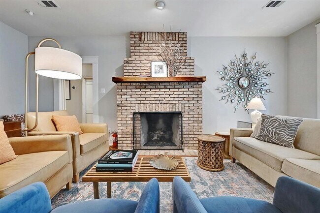 Foto del edificio - 1217 Castle Hill Street