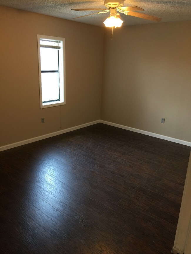 Foto del edificio - 3020 Pinefield Cove