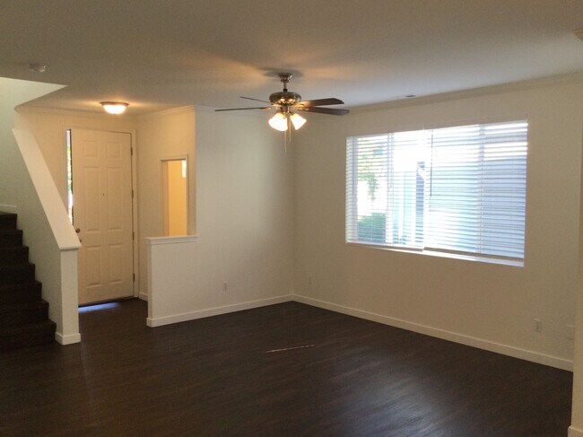 Foto del edificio - 4300 Edgewater Blvd NE
