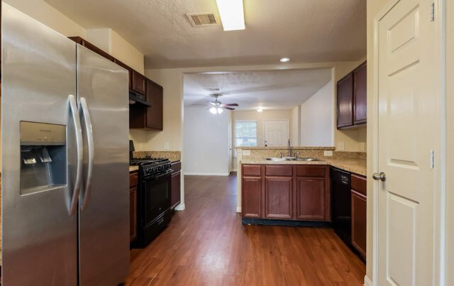 Foto del edificio - 6353 Scotchwood Dr