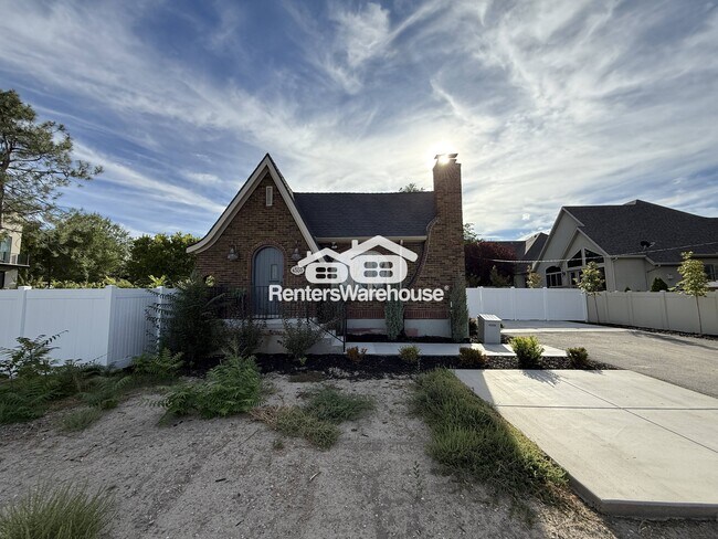 Foto del edificio - 4555 Highland Dr.