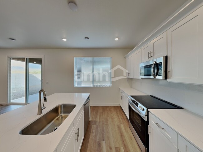 Building Photo - 20177 W Thomas Rd