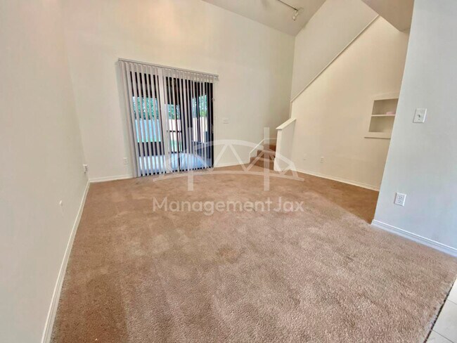 Foto del edificio - 7621 Melissa Ct N