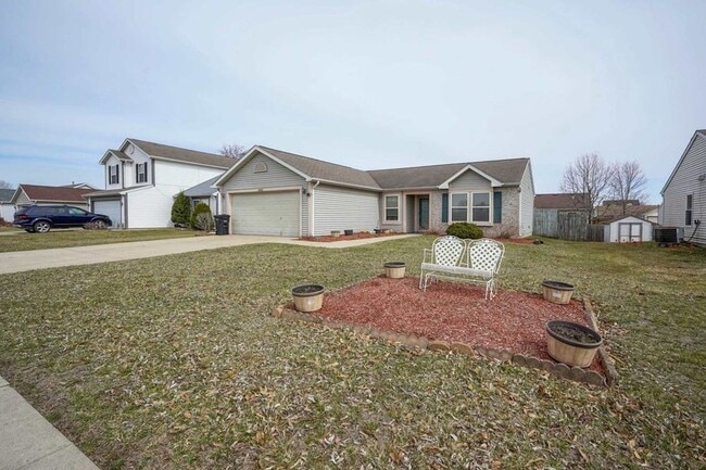 Photo - South side 3 Bedroom, 2 Bath Home, w/ 2 car attached garage
