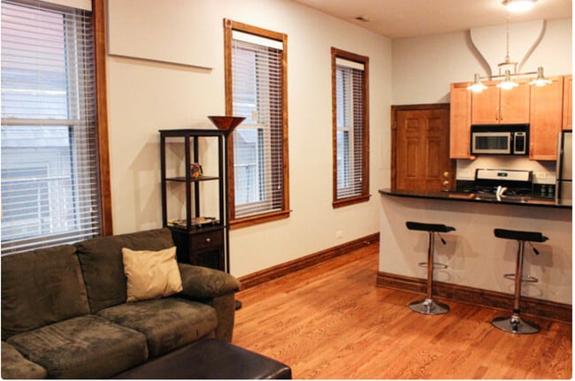 Foto del edificio - 1451 N Artesian Ave