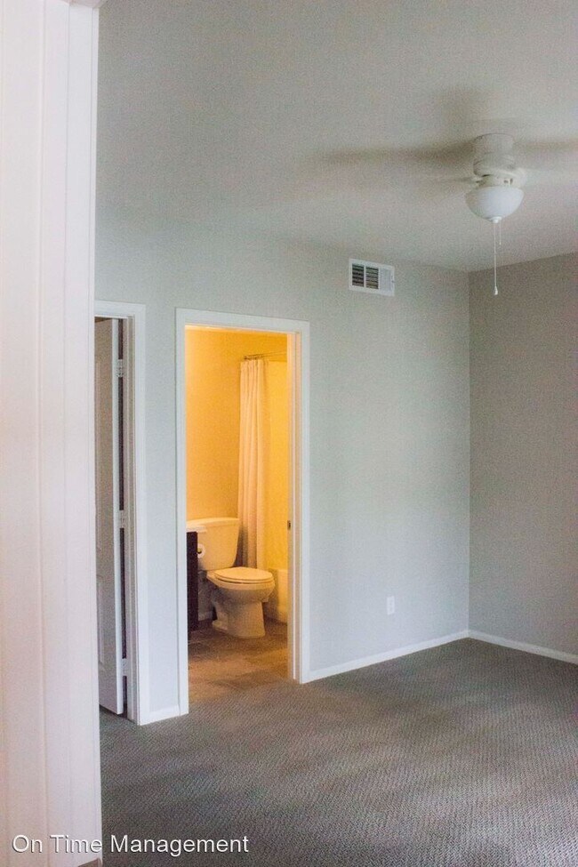 Foto del edificio - 2 br, 3 bath House - 2950 E 19th Street Un...