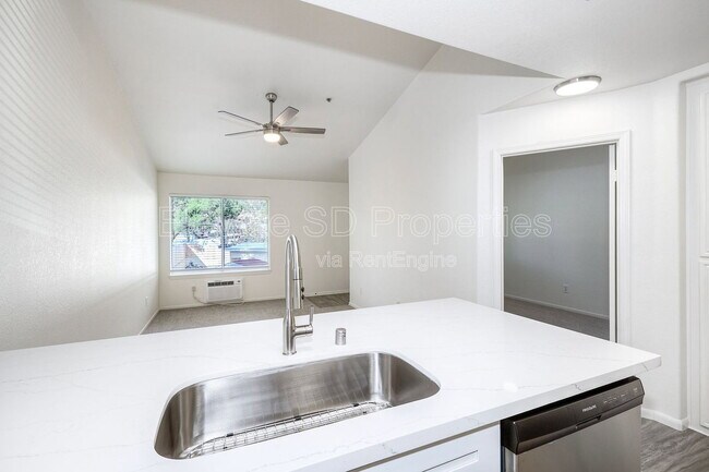 Foto del edificio - 9430 Winter Gdns Blvd