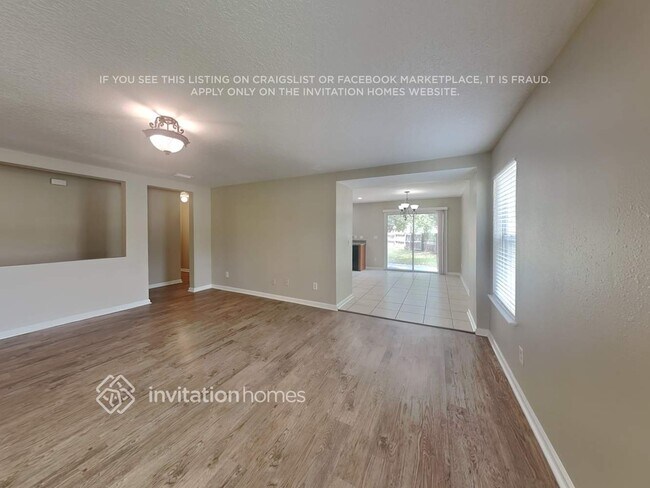 Foto del edificio - 7102 Beekman Lake Dr
