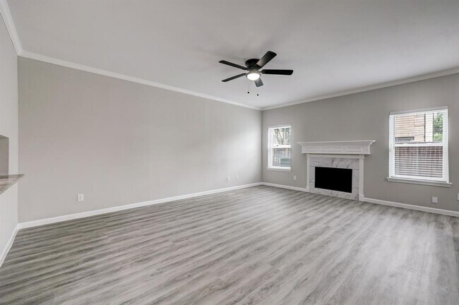Foto del edificio - 9850 Pagewood Ln