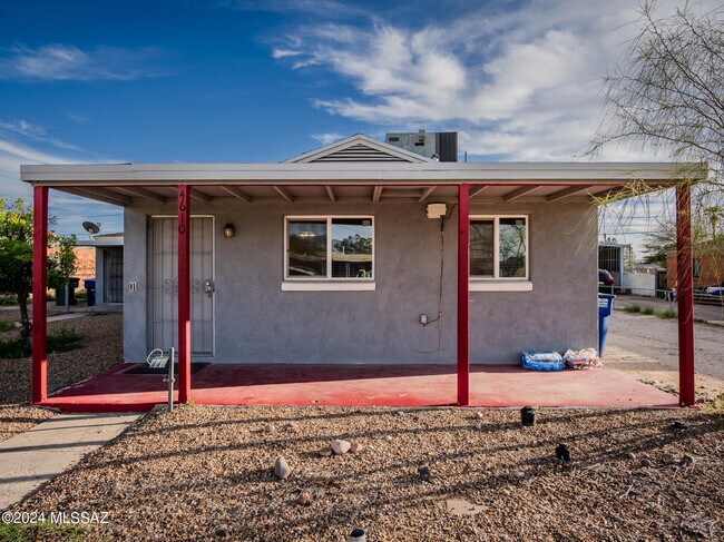 Foto del edificio - 4610 E 19th St