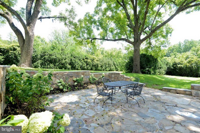 Building Photo - 12820 Westbrook Dr