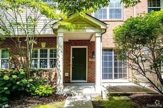 Building Photo - 39660 Rockcrest Ln