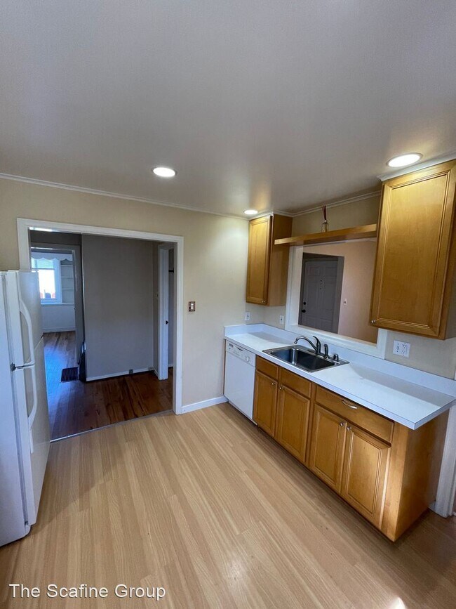 Foto del edificio - 3 br, 1 bath House - 710 Guildford Ave