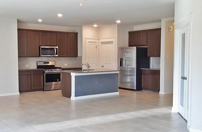 Building Photo - 16342 Rockdale Landing Dr