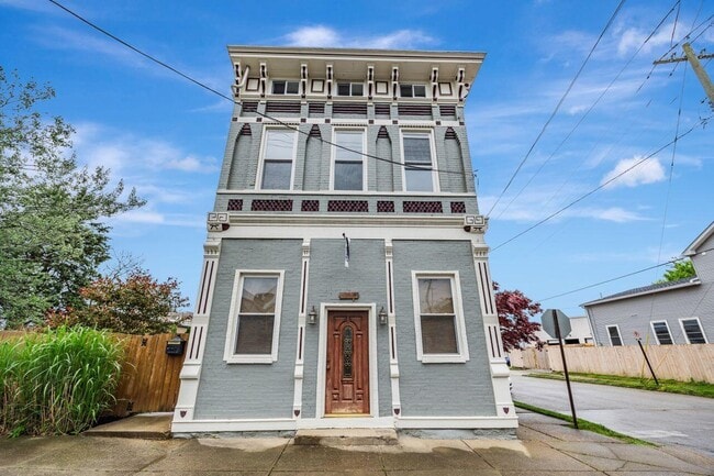 Building Photo - 1232 Russell St