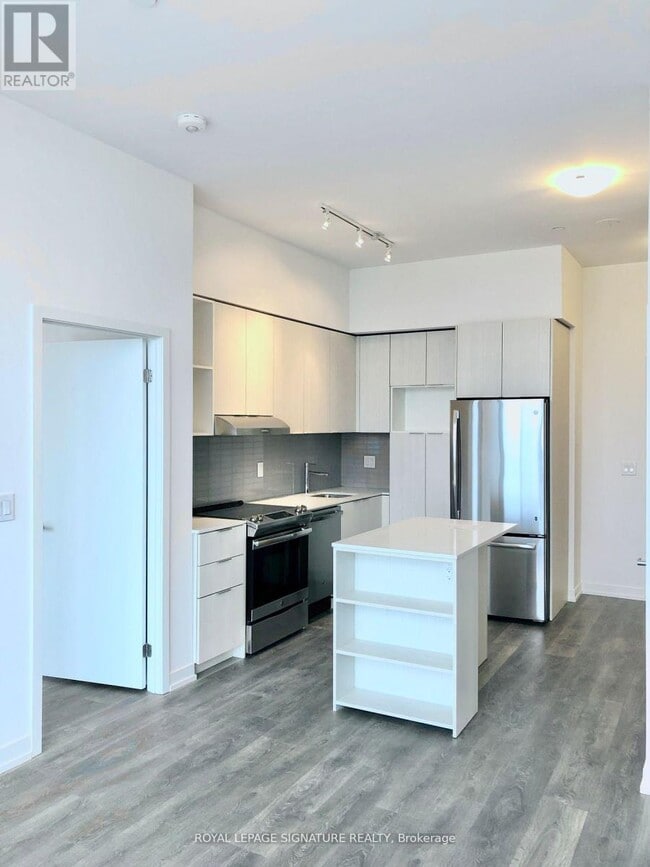 Photo du bâtiment - 2520-2520 Eglinton Ave W