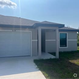 Building Photo - 839 Bedford Dr