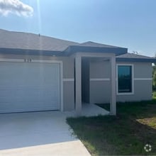 Building Photo - 839 Bedford Dr
