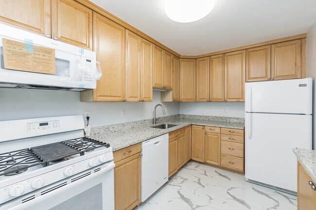 Building Photo - 8014 Karl Rd