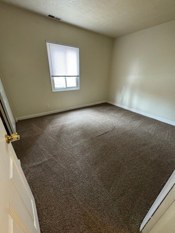 Foto del edificio - 5202 Castlewood Rd