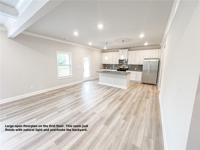 Building Photo - 4624 Silver Oak Dr SW
