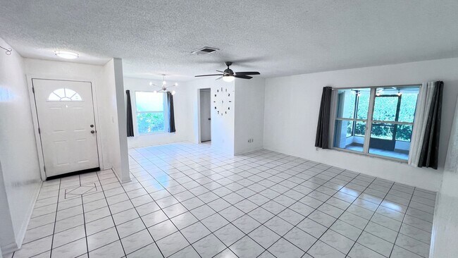 Foto del edificio - Experience the Magic of Home at 3100 Owass...