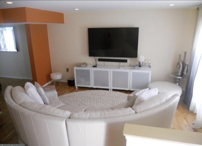 Foto del edificio - 4633 Grebe Pl
