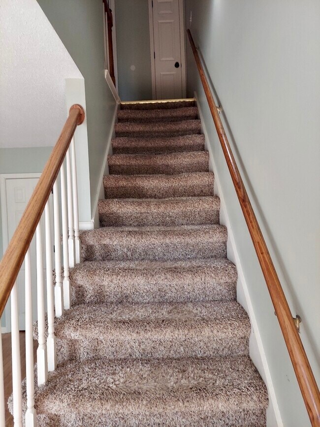 Escalera - 114 Eveningside Dr