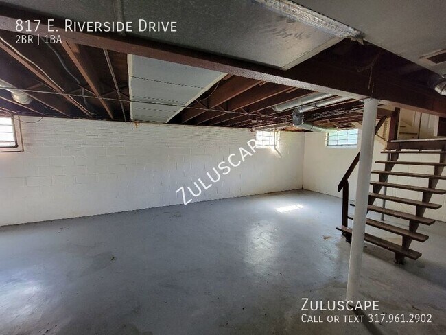 Building Photo - Riverside Drive and full basement