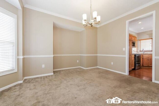 Foto del edificio - 4 Bed 2.5 Bath For Rent In Olathe!