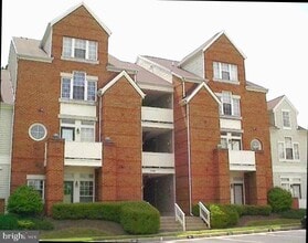 Building Photo - 6944 Ellingham Cir