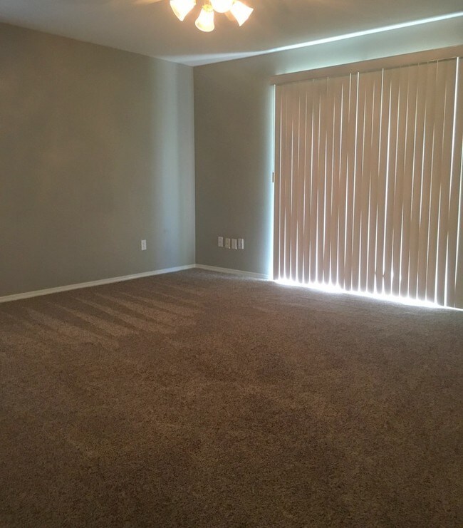 Building Photo - 4385 Lynbrook Loop
