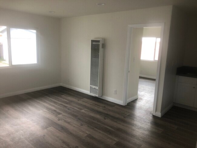 Building Photo - 1027 Glenshaw Dr