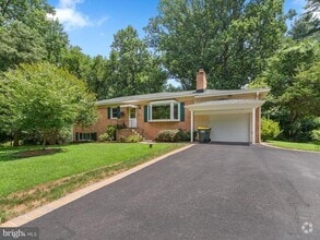 Building Photo - 9541 Bel Glade St
