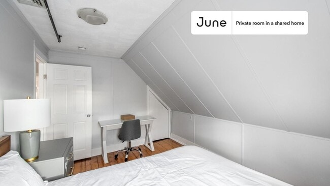 Building Photo - Room in Shared 4 bed/1.5 bath home in Somerville