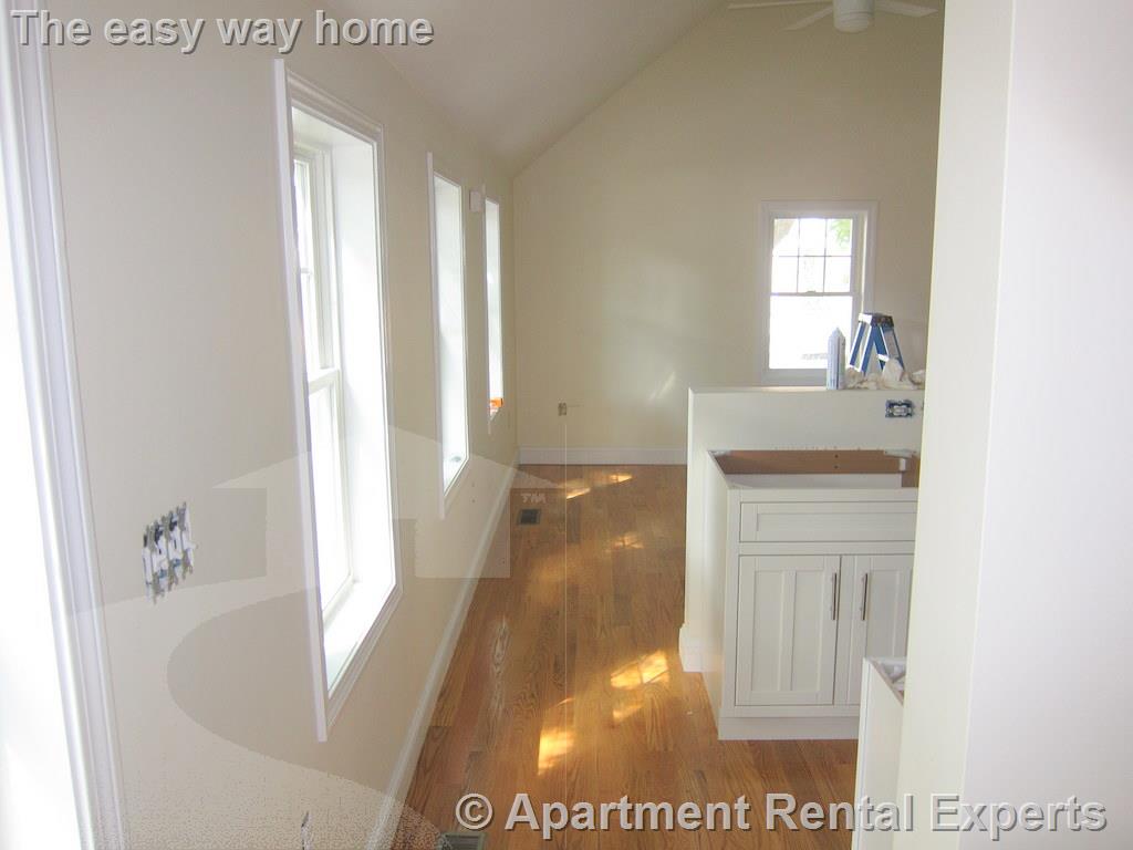 Primary Photo - 178 Boston Ave