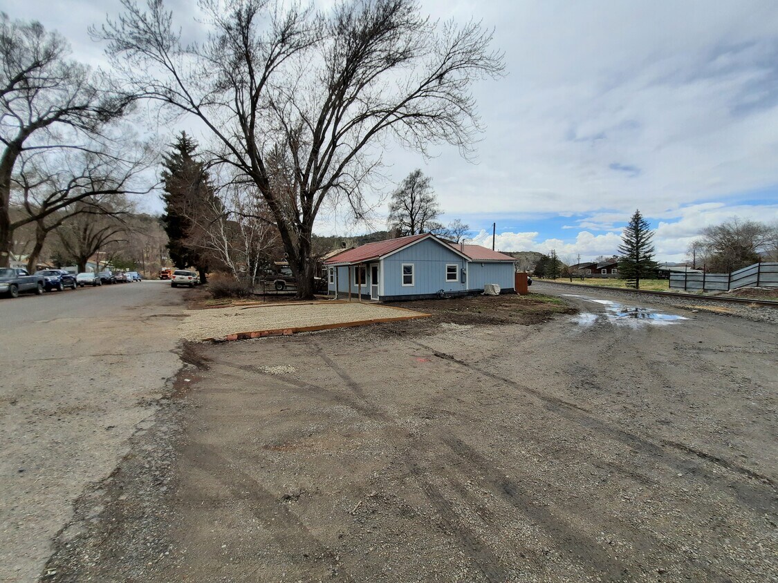 Primary Photo - 220 Oak Ave