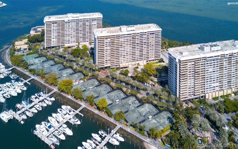 Foto principal - 3 Grove Isle Dr
