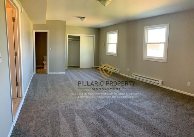 Building Photo - 2943 Hillside Ave