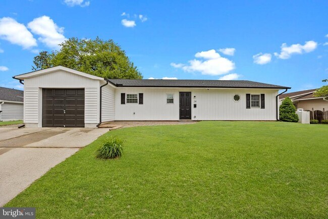 Foto del edificio - 24 Lavender Ln