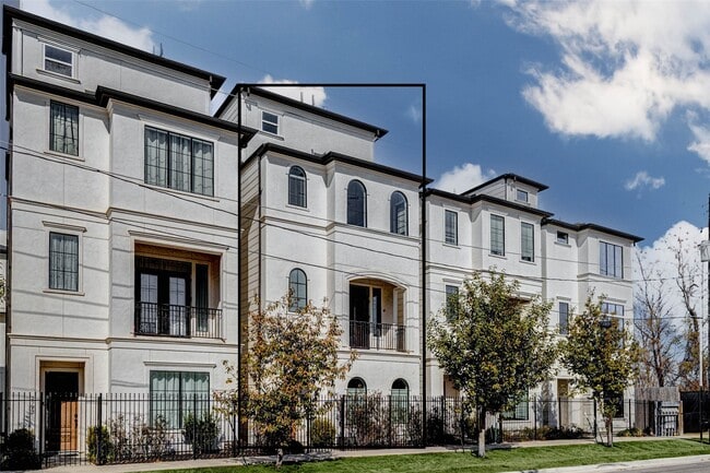 Foto del edificio - 2771 Freund St