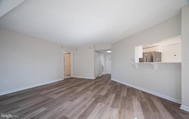 Foto del edificio - 2151 Jamieson Ave