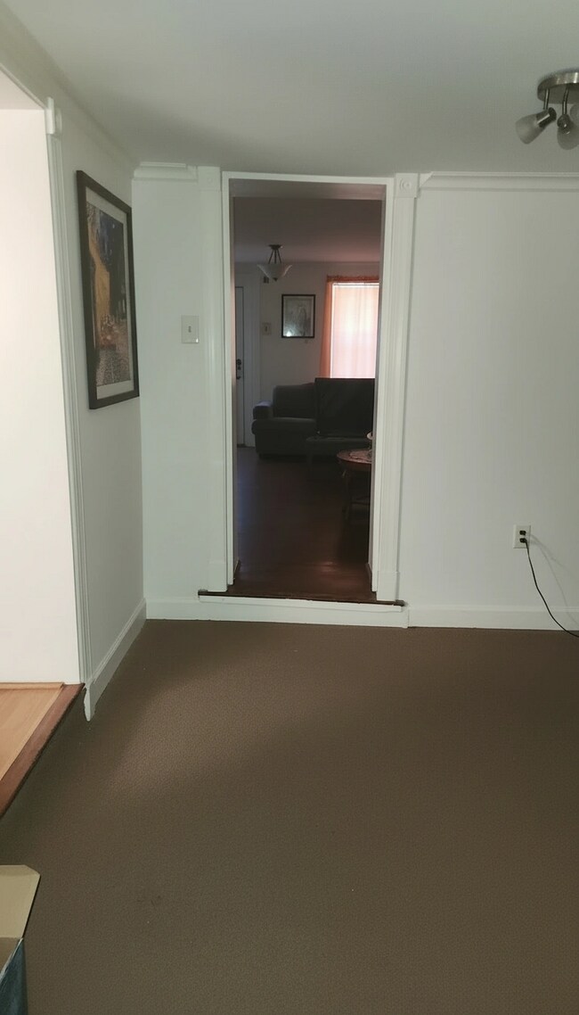 Foto del edificio - 236 E Main St