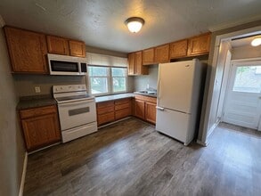 Building Photo - 1636 Edison St