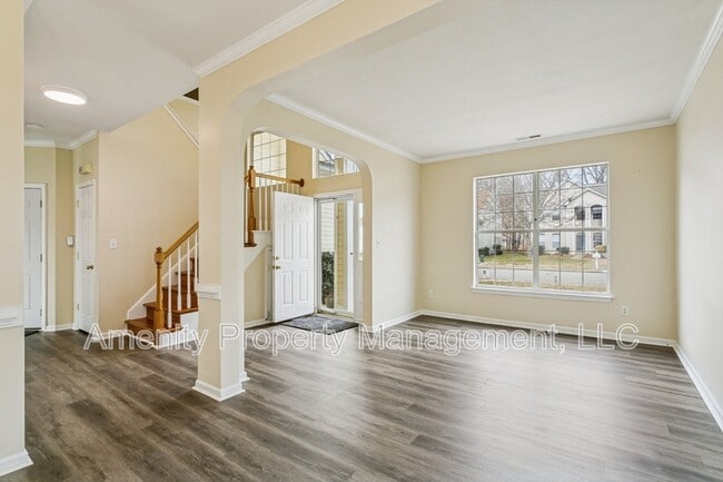 Foto del edificio - 979 Holbrook Dr