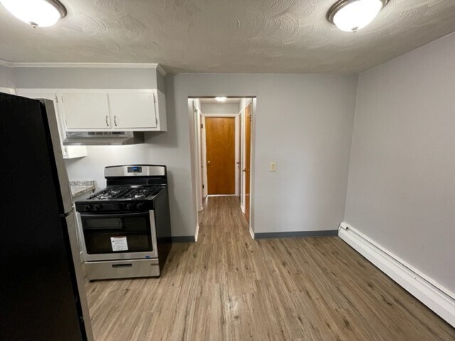 Kitchen - 10 Saint James Plz