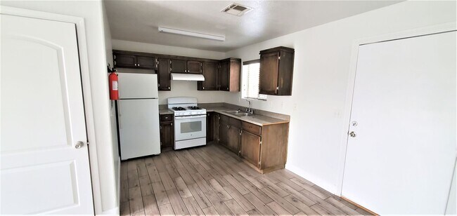 Foto del edificio - 701 E. 4th St.