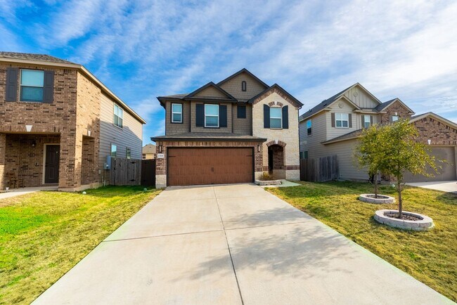 Foto del edificio - Charming 3 bed - 2.5 bath Home in Manor