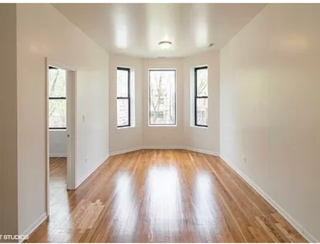 Foto principal - 4847 W Washington Blvd